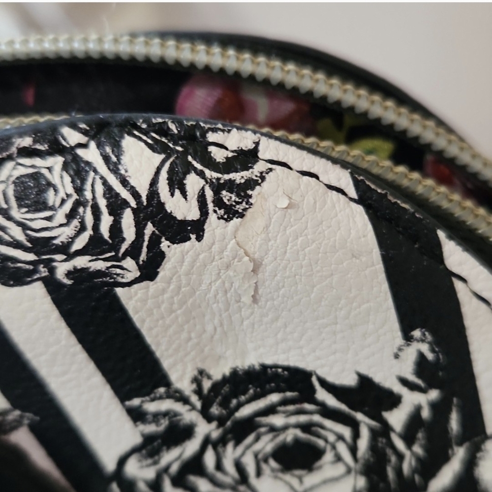 Betsey Johnson Striped Floral Satchel Crossbody with Blue Bow Preloved - Picture 11 of 16
